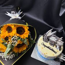 Sunflower Dream with Cake Combo