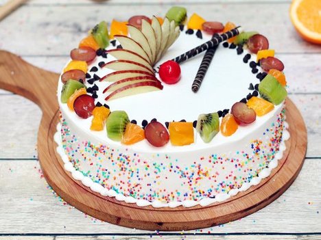 Divine Fresh Fruit Vanilla Cake