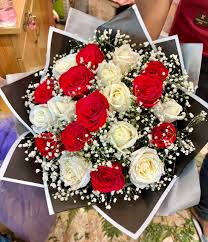 Premium White & Red Roses Beauty
