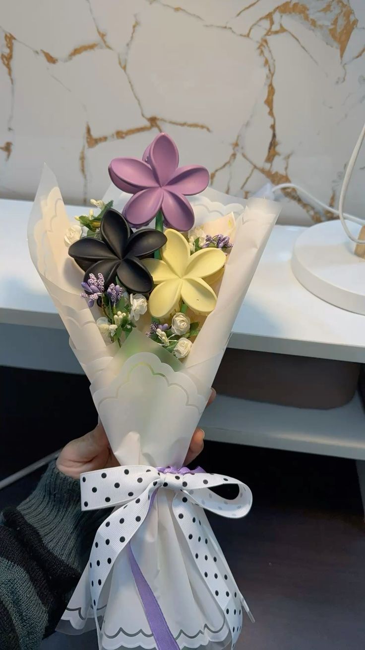Cute Claw Clip Bouquet