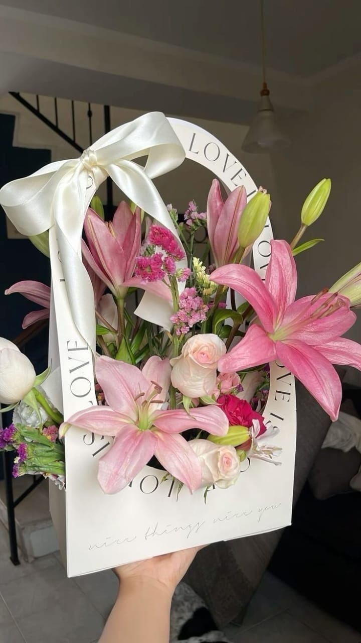 Lilies N Roses Bag Bouquet