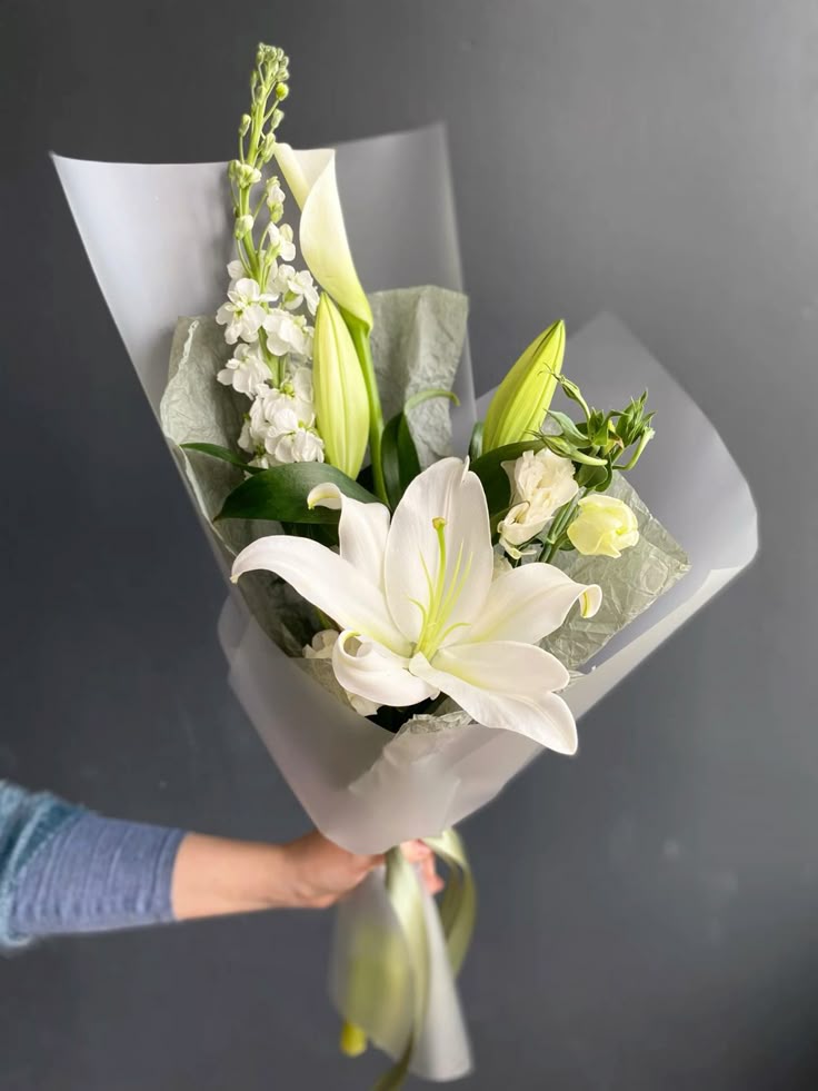 Premium White Lily Bunch