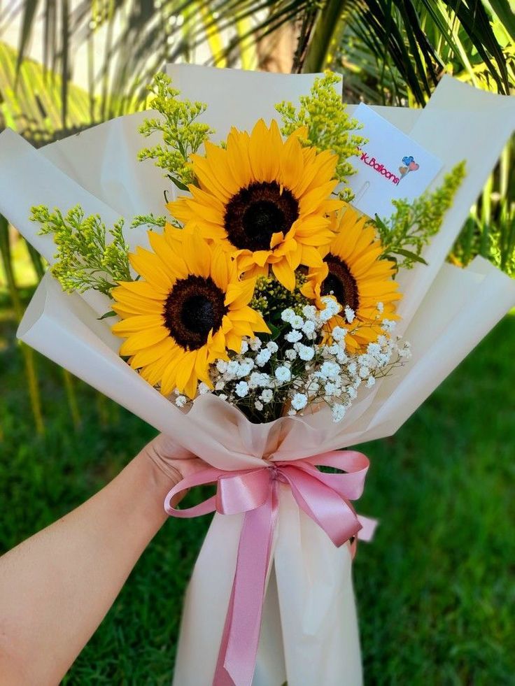 Hello Sunshine 3 sunflower Bouquet