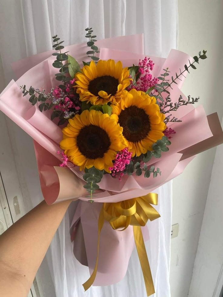 Soothing Sunflower Gift Bouquet